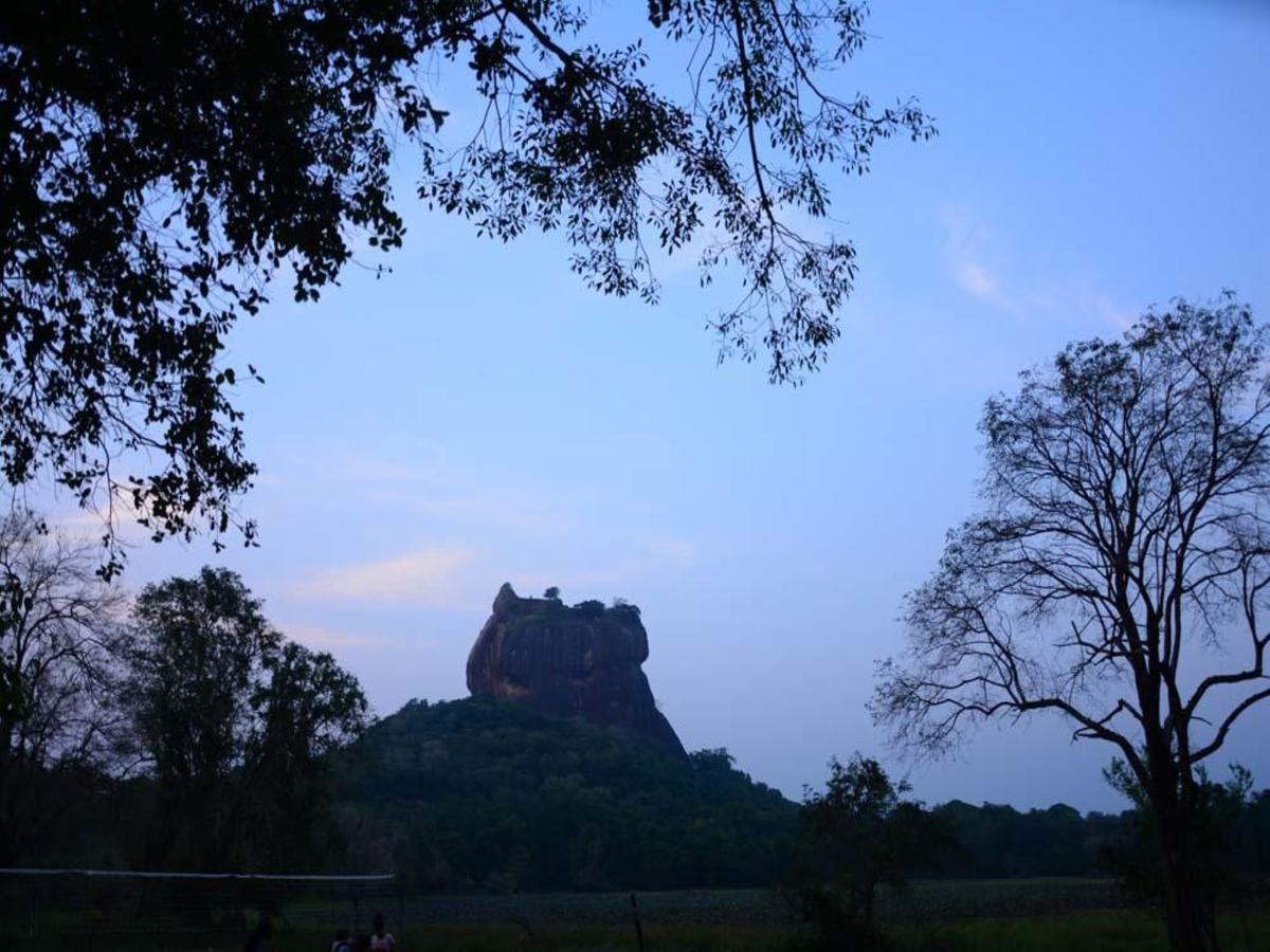 Hotel Castle Rock Sigiriya Kibissa Exterior foto